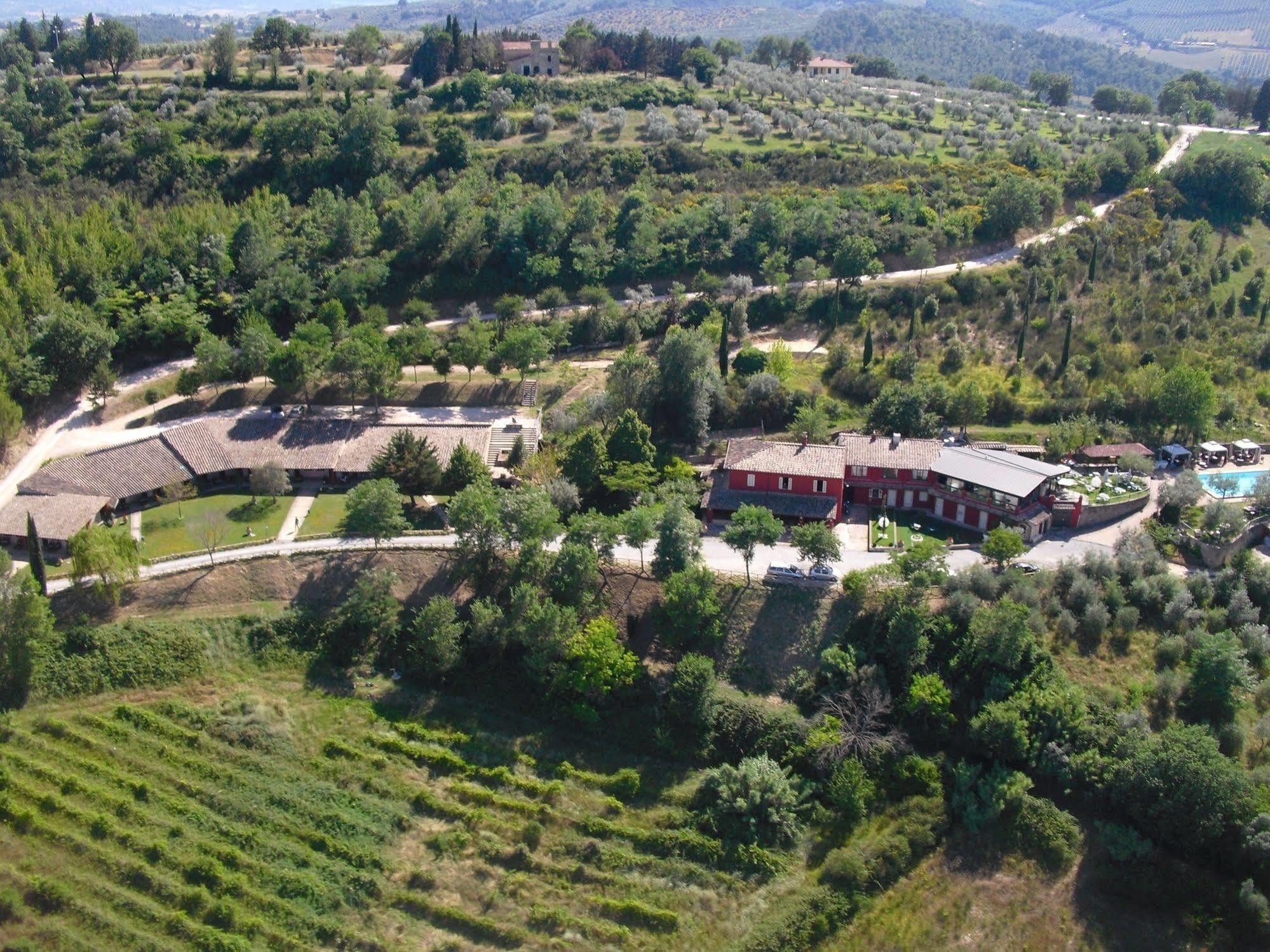 Hotel Il Poggio Dei Pettirossi Bevagna Exterior foto