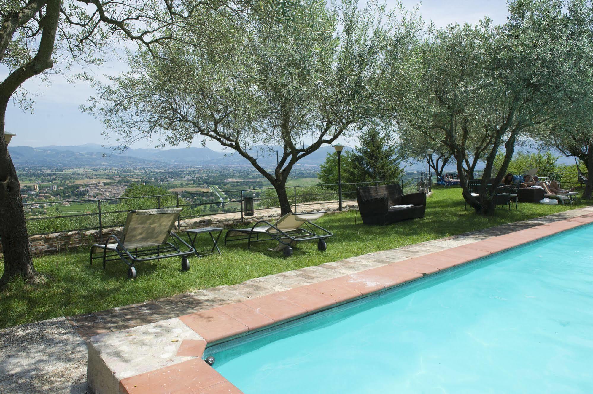 Hotel Il Poggio Dei Pettirossi Bevagna Exterior foto
